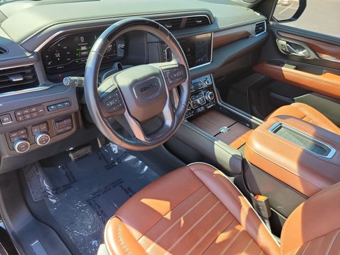 Used 2024 GMC Yukon Denali Ultimate AWD/4WD image 24
