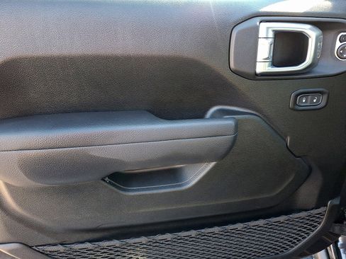 Used 2024 Jeep Wrangler Unlimited Rubicon w/ Safety Group image 12