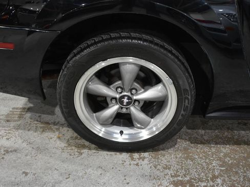 Used 2001 Ford Mustang GT RWD image 38