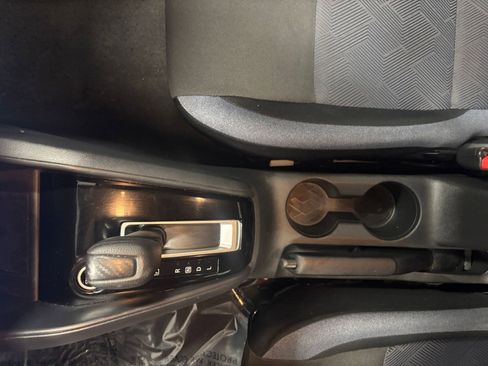 Used 2025 Nissan Versa SV image 40