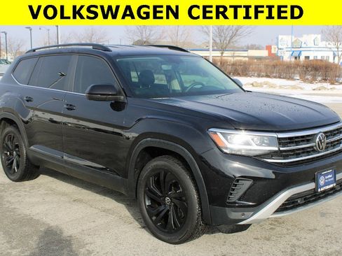 Certified 2022 Volkswagen Atlas SE w/ Black Wheel Package image 1
