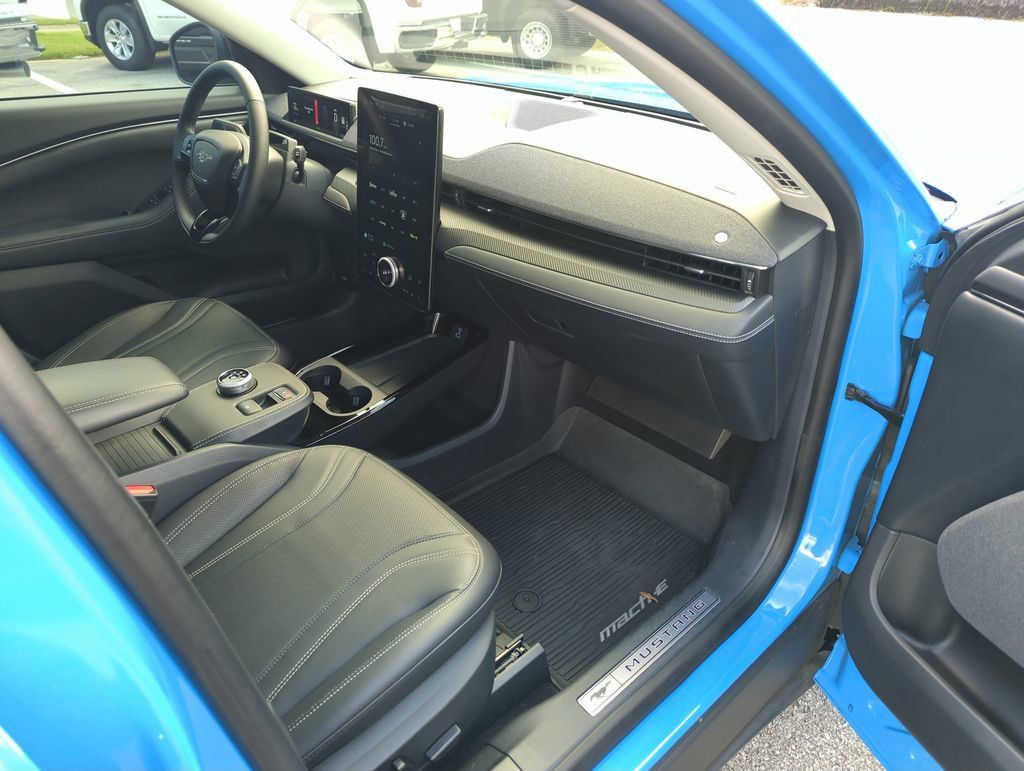 Used 2022 Ford Mustang Mach-E Premium AWD/4WD image 35