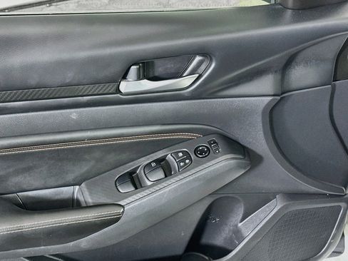 Used 2022 Nissan Altima 2.5 SR FWD image 15
