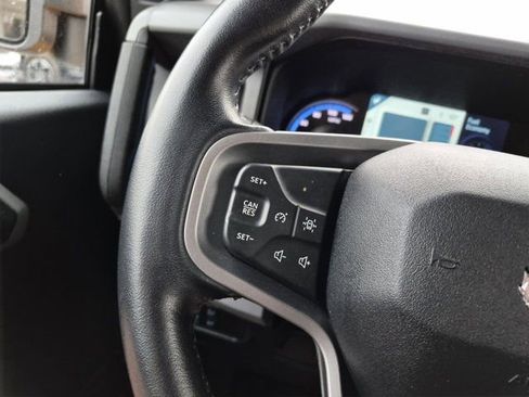 Used 2022 Ford Bronco Black Diamond w/ Sasquatch Package image 17