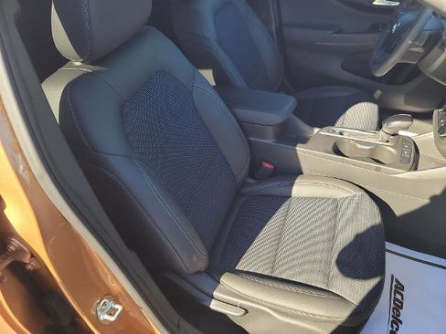 Used 2024 Buick Envista Preferred image 25