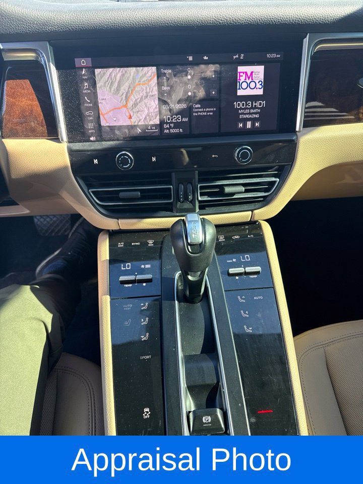 Certified 2023 Porsche Macan S AWD/4WD image 6