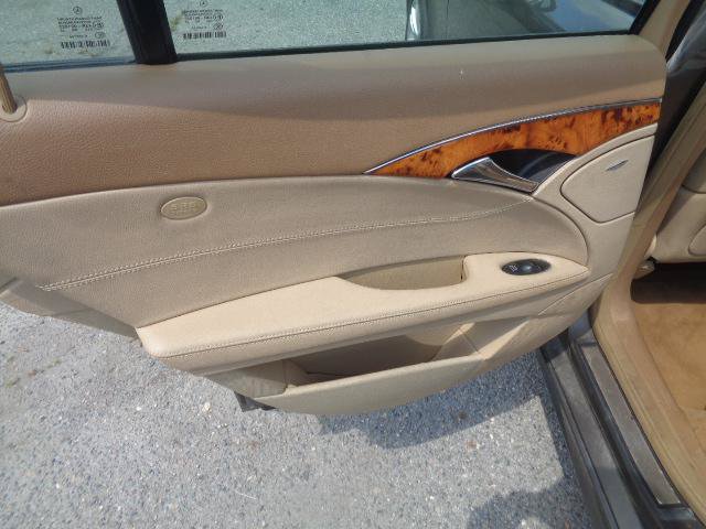 Used 2009 Mercedes-Benz E 350 4MATIC Sedan image 17