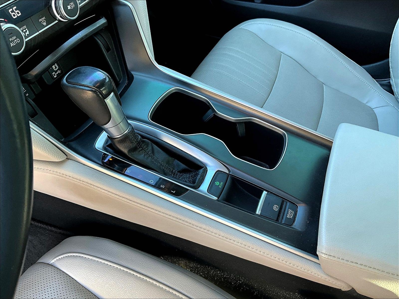 Used 2018 Honda Accord EX-L image 18