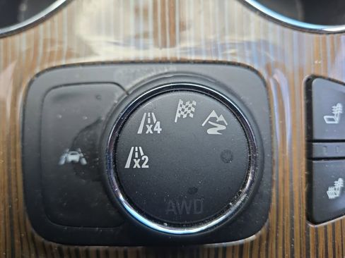 Used 2023 GMC Acadia SLE w/ Driver Convenience Package image 25