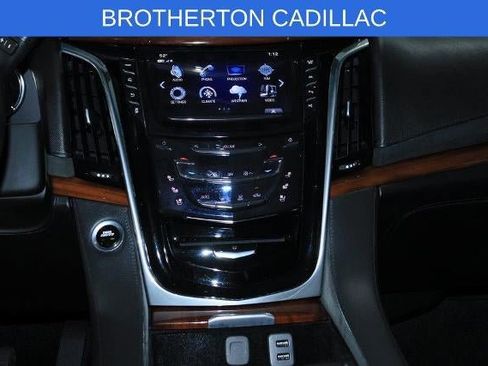 Used 2019 Cadillac Escalade ESV Premium Luxury image 22
