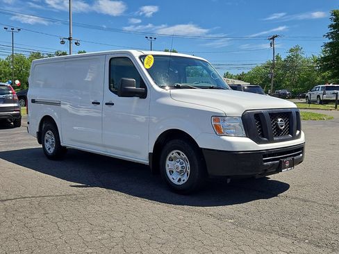 Used 2018 Nissan NV 1500 SV RWD image 4