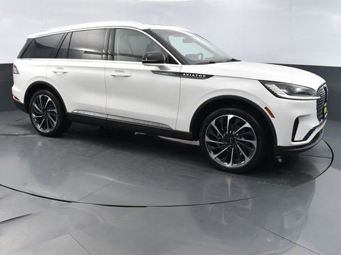 New 2025 Lincoln Aviator Reserve w/ Equipment Group 201A image 5