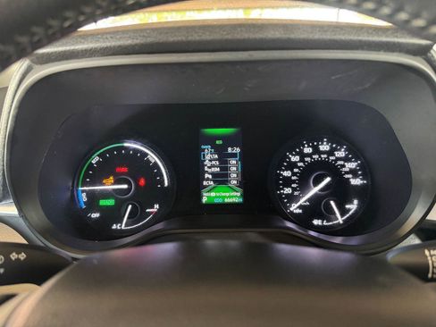 Used 2024 Toyota Sienna XLE FWD image 10
