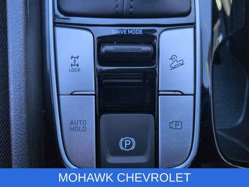 Used 2023 Hyundai Santa Cruz SE image 32