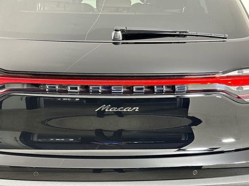 Certified 2026 Porsche Macan image 35