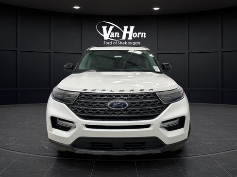 Used 2023 Ford Explorer XLT w/ Equipment Group 202A AWD/4WD image 8