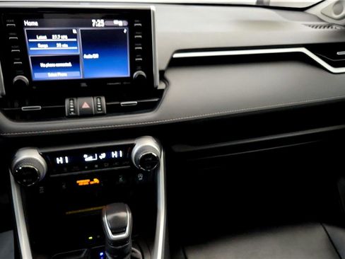 Used 2021 Toyota RAV4 XLE Premium AWD/4WD image 30