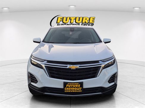 Used 2022 Chevrolet Equinox LT image 2