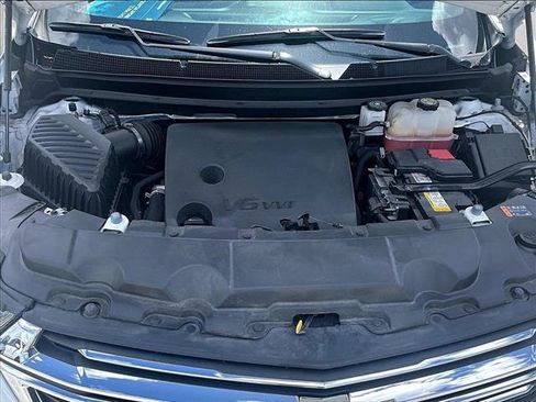Used 2023 Chevrolet Traverse LT FWD image 11
