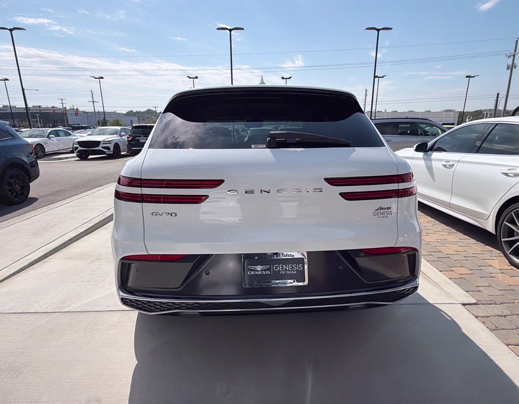 Used 2026 Genesis GV70 2.5T AWD/4WD image 12