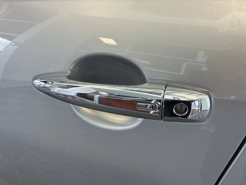 Used 2024 Nissan Altima 2.5 SV FWD image 10