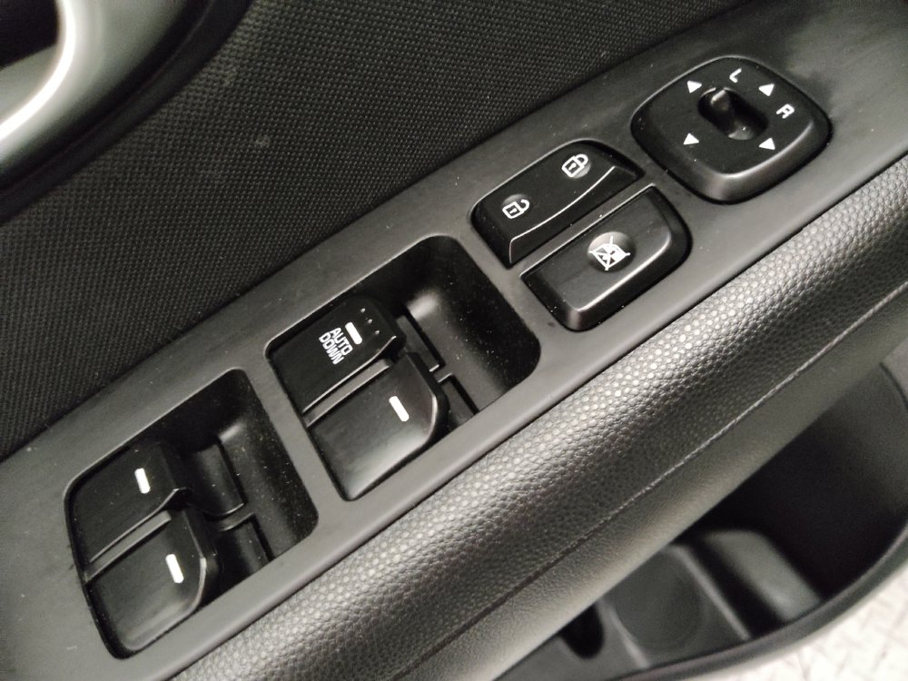 Used 2016 Kia Soul FWD image 27