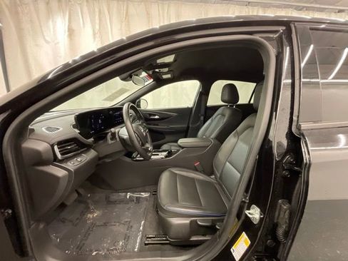 Used 2025 Buick Envista Sport Touring FWD image 10