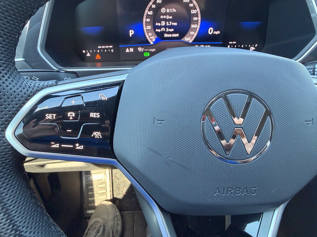 Used 2024 Volkswagen Tiguan SE R-Line FWD image 14