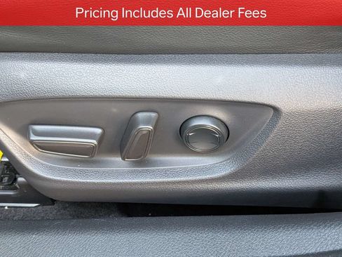 Certified 2018 Toyota Camry SE FWD image 20
