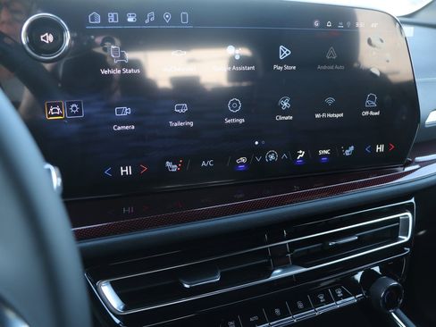 New 2026 Chevrolet Traverse Z71 w/ Driver Confidence Package image 20