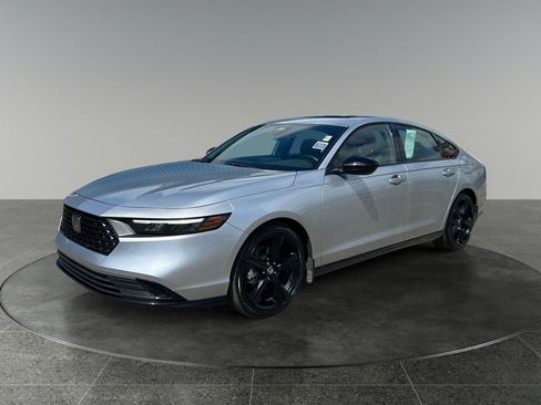 Used 2024 Honda Accord Sport image 3