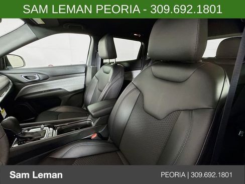 New 2026 Jeep Compass Latitude image 19