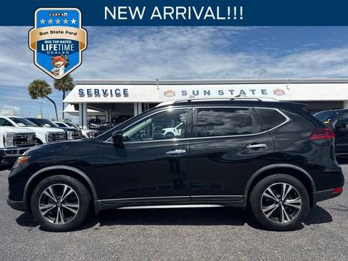 Used 2019 Nissan Rogue SV w/ Premium Package FWD image 1