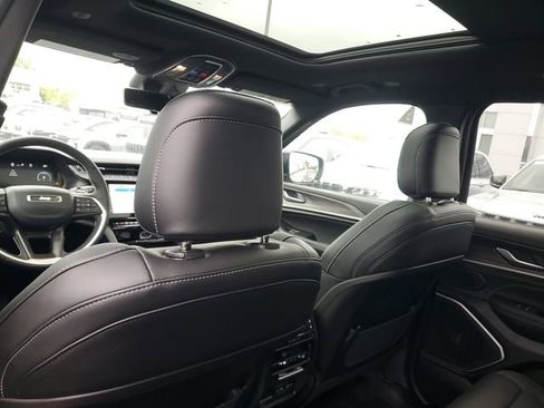 New 2026 Jeep Grand Cherokee L Limited AWD/4WD image 12