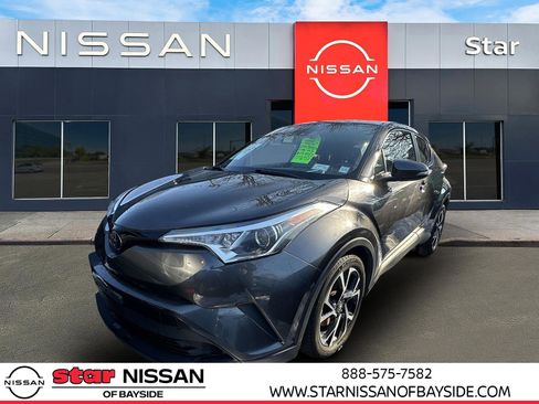 Used 2019 Toyota C-HR XLE image 3