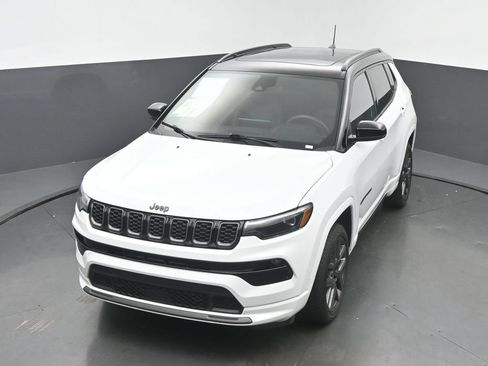 Used 2025 Jeep Compass Limited w/ High Altitude Package AWD/4WD image 41