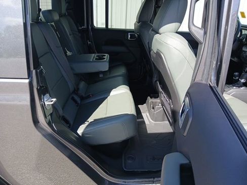 New 2026 Jeep Gladiator Mojave image 21