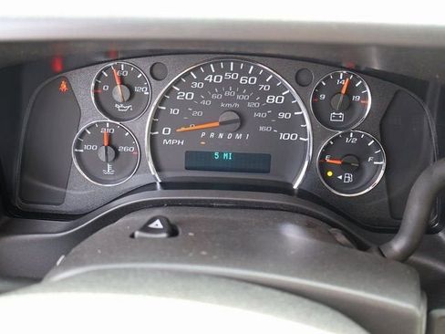 New 2025 GMC Savana 2500 w/ Driver Convenience Package RWD image 35