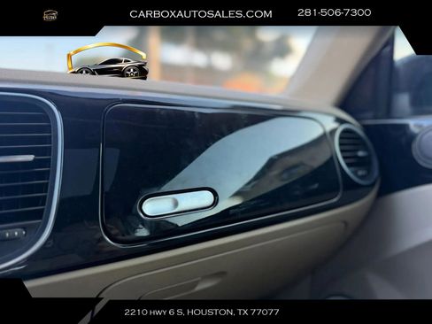 Used 2018 Volkswagen Beetle 2.0T SE FWD image 17