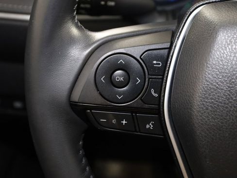 Used 2023 Toyota Venza XLE image 31