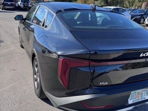 Used 2025 Kia K4 LXS image 6