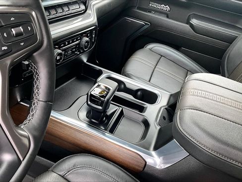 Used 2024 Chevrolet Silverado 1500 High Country w/ Z71 Off-Road Package image 16