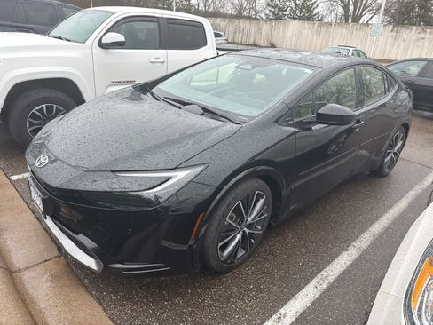 Used 2024 Toyota Prius XLE image 5