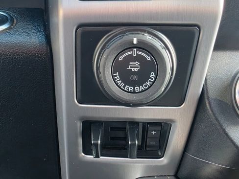 Used 2017 Ford F150 Platinum w/ Equipment Group 701A Luxury image 34