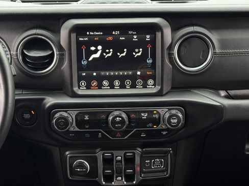 Used 2022 Jeep Wrangler Unlimited Sahara image 18