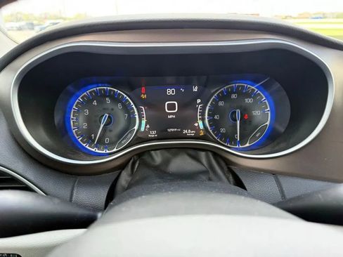 Used 2017 Chrysler Pacifica Touring-L Plus w/ Advanced Safetytec Group image 22