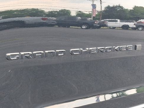 Certified 2023 Jeep Grand Cherokee Altitude AWD/4WD image 30