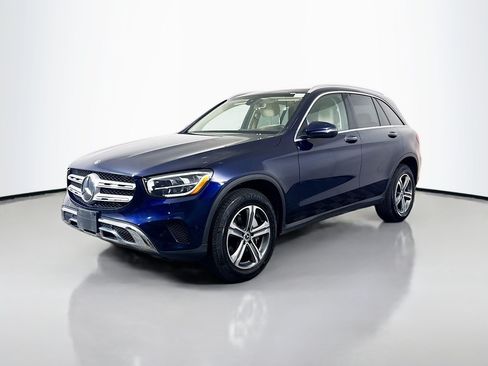 Used 2021 Mercedes-Benz GLC 300 4MATIC image 4