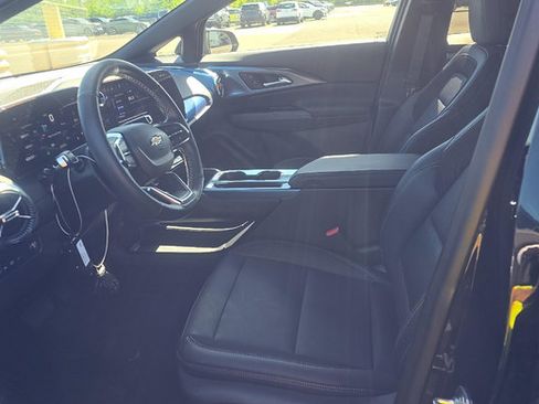 Used 2024 Chevrolet Equinox EV LT FWD image 5