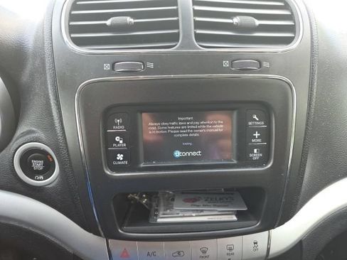 Used 2017 Dodge Journey Crossroad FWD image 13